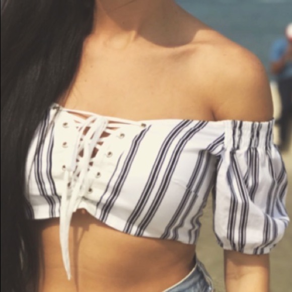 Summer crop top 🤍 - Picture 1 of 2